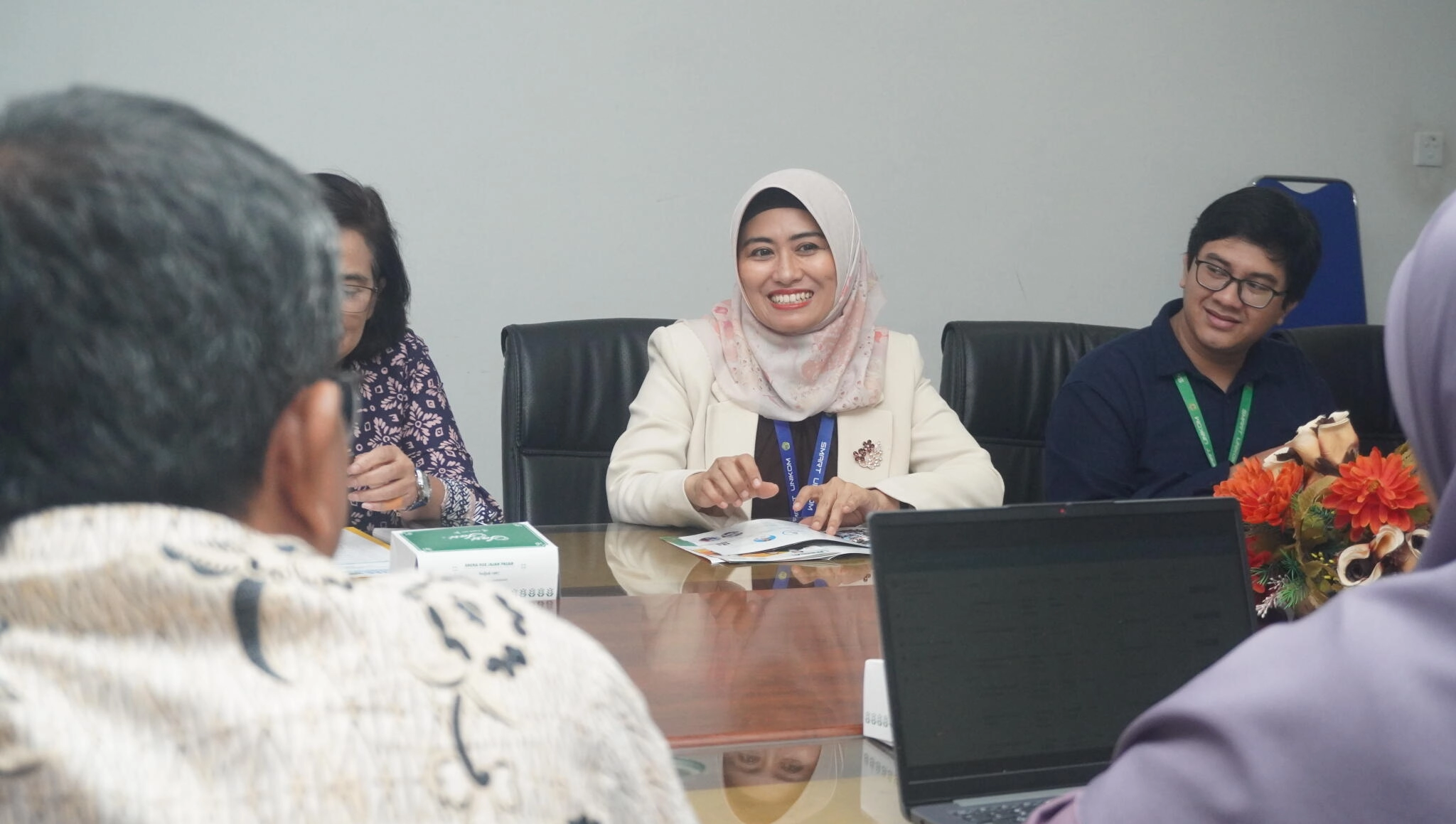 UNIKOM dan UNISA Gelar Sesi Sharing Pengalaman Administrasi dan Teknis Program Beasiswa Bagi Mahasis...