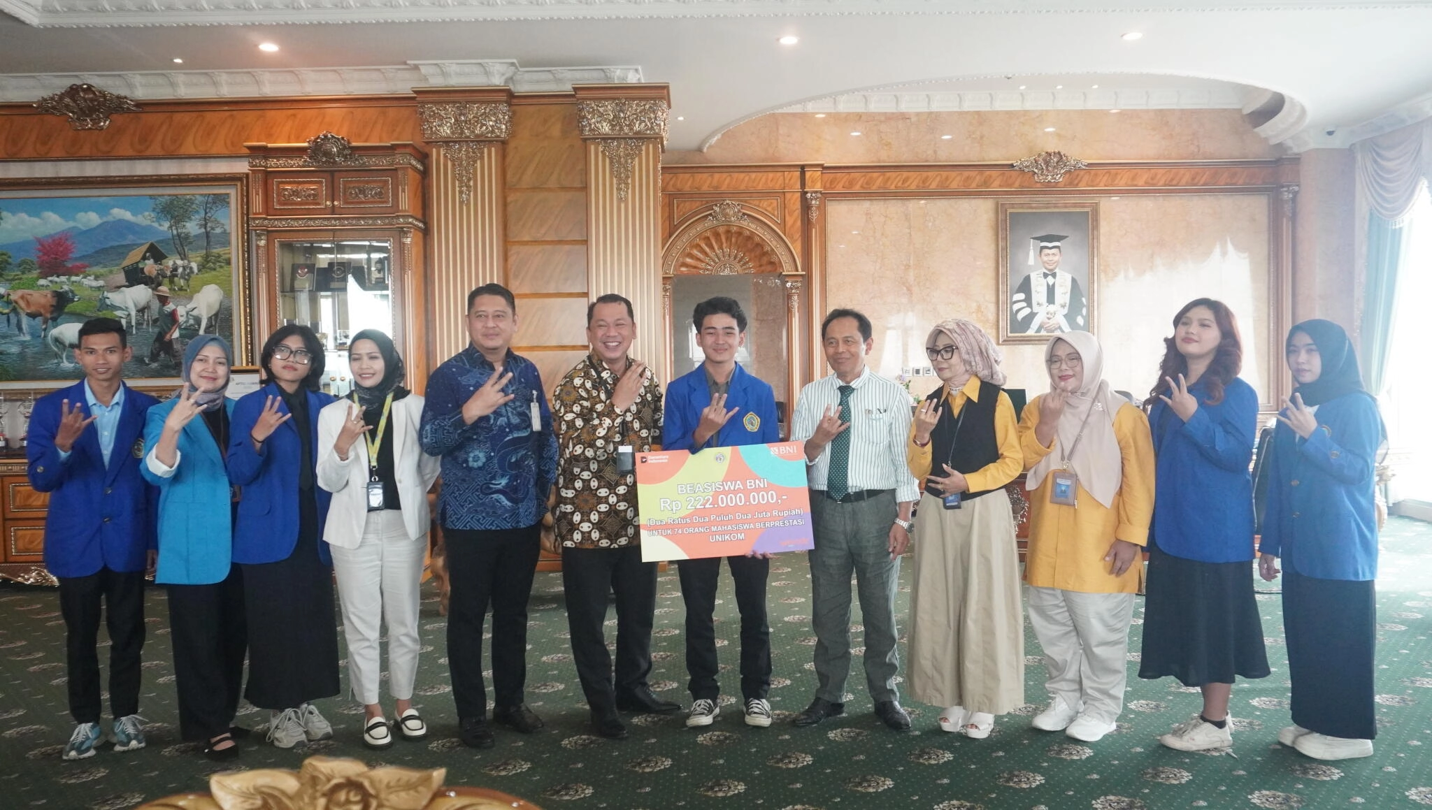 Wujud Komitmen Pendidikan, Unikom Terima Beasiswa dari BNI untuk 74 Mahasiswa Berprestasi